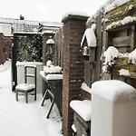 לינה וארוחת בוקר Pats